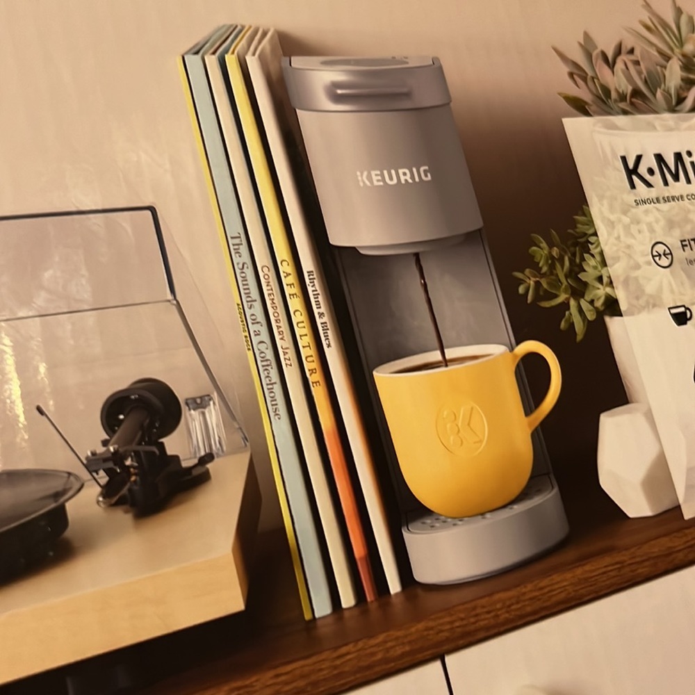 Keurig K Mini Single Serve Coffee Maker Studio Gray less than 5” wide 6 - 12 oz - Picture 1 of 9